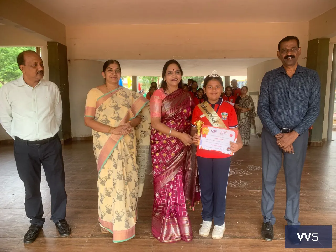P.Ananya of class 6 A secured 3rd position in kids Fashion show conducted by CMR
                  FASHION S on 14 jun