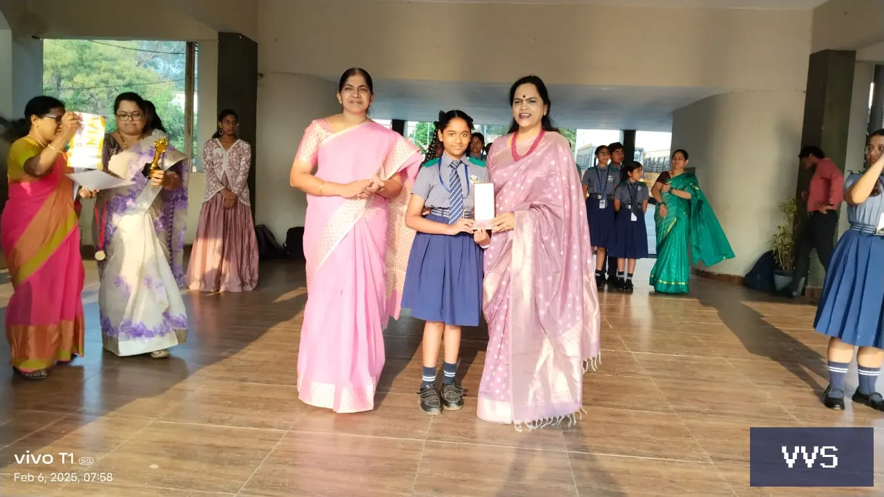 Dithi sree of class 6D Awarded Natya Mayuri for her best Dance performance.
