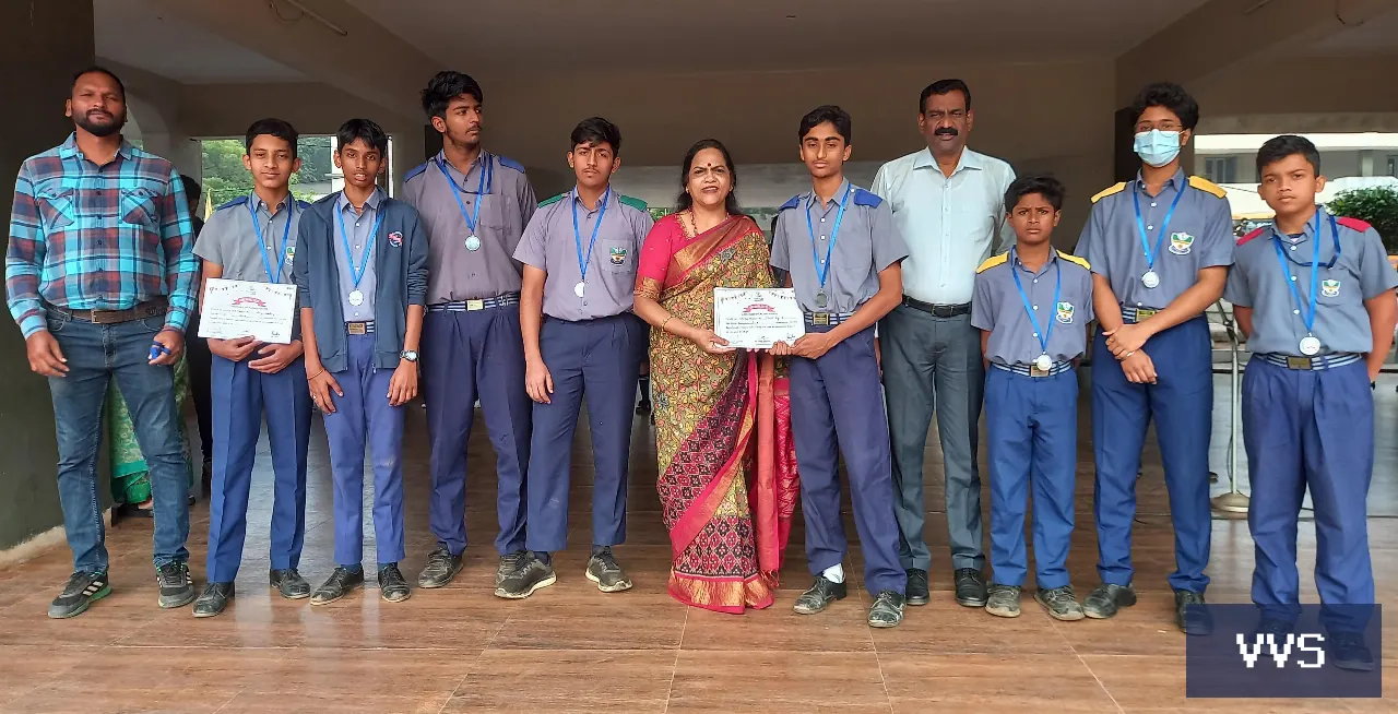 Winner of Decathlon boy's basketball team.